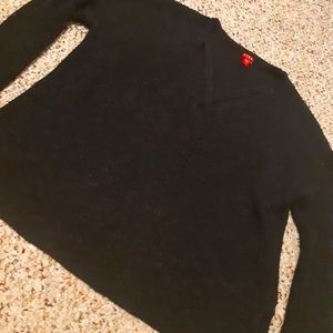 Guess knit top with detailed V-neck